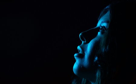 The Impact of Blue Light on Sleep in Digital Age Insomnia