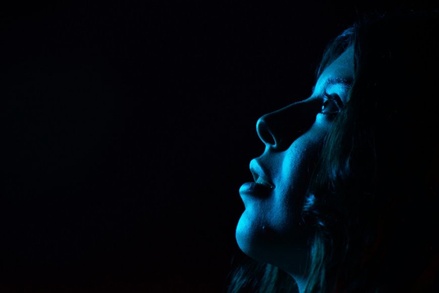 The Impact of Blue Light on Sleep in Digital Age Insomnia
